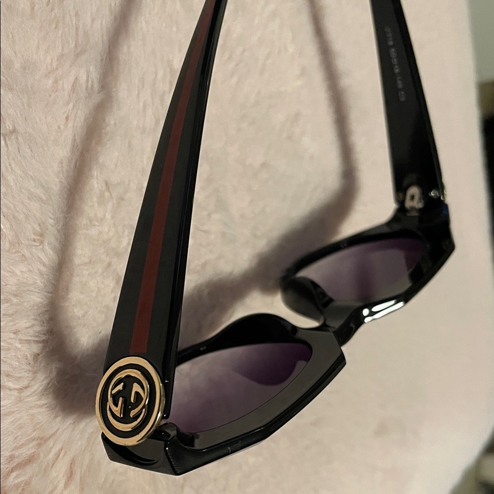 Gucci Black Frame Sunglasses with Dark Purple Lenses - Picture 4 of 11